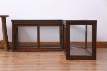 レトロ家具　昭和レトロ　Rガラス　ナラ材の味わいが豊かなL型卓上ガラスケース(ショーケース、陳列棚、店舗什器)