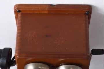 アンティーク雑貨　昭和レトロ　昔懐かしい空間を演出するデルビル磁石式の壁掛け電話機(ディスプレイ)