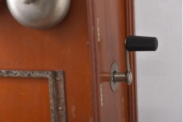 アンティーク雑貨　昭和レトロ　昔懐かしい空間を演出するデルビル磁石式の壁掛け電話機(ディスプレイ)