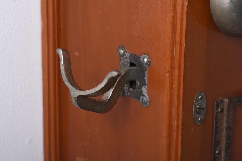 アンティーク雑貨　昭和レトロ　昔懐かしい空間を演出するデルビル磁石式の壁掛け電話機(ディスプレイ)