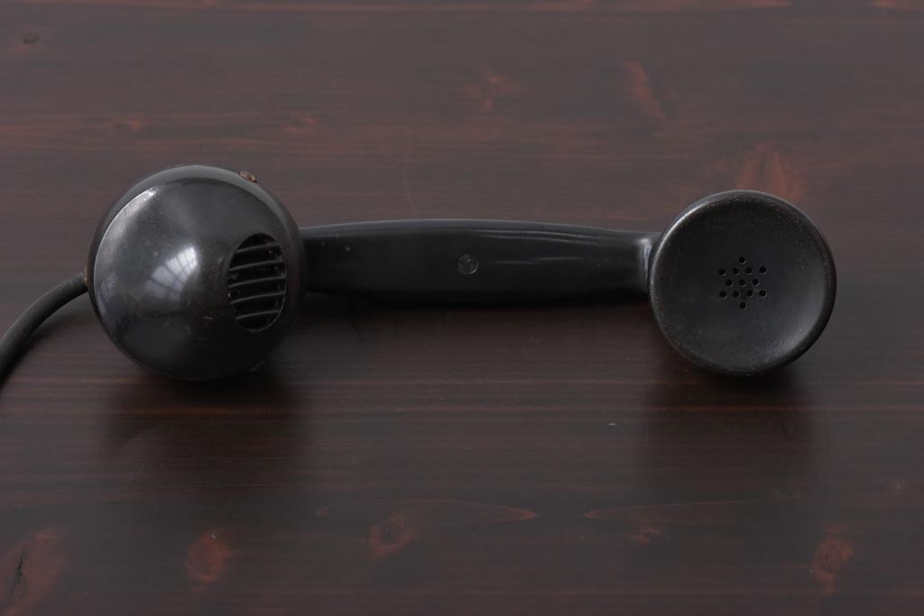 アンティーク雑貨　昭和レトロ　昔懐かしい空間を演出するデルビル磁石式の壁掛け電話機(ディスプレイ)