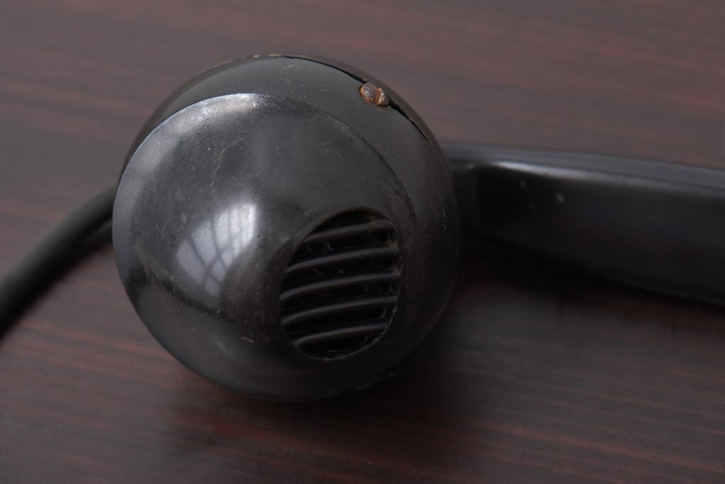 アンティーク雑貨　昭和レトロ　昔懐かしい空間を演出するデルビル磁石式の壁掛け電話機(ディスプレイ)