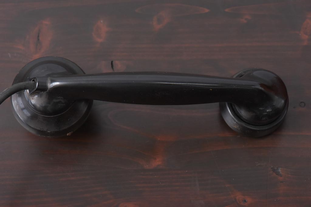 アンティーク雑貨　昭和レトロ　昔懐かしい空間を演出するデルビル磁石式の壁掛け電話機(ディスプレイ)