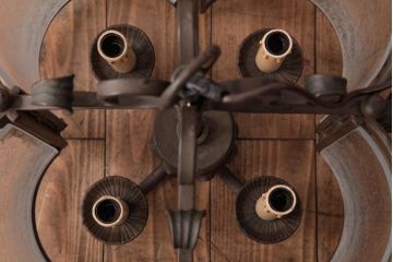 海外製　高級品!　アイアンフレームと気泡ガラスが目を引くビンテージの4灯シャンデリア(吊り下げ照明、天井照明)