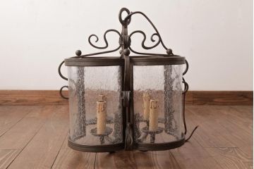 海外製　高級品!　アイアンフレームと気泡ガラスが目を引くビンテージの4灯シャンデリア(吊り下げ照明、天井照明)