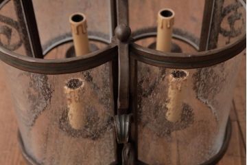 海外製　高級品!　アイアンフレームと気泡ガラスが目を引くビンテージの4灯シャンデリア(吊り下げ照明、天井照明)