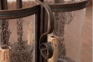 海外製　高級品!　アイアンフレームと気泡ガラスが目を引くビンテージの4灯シャンデリア(吊り下げ照明、天井照明)