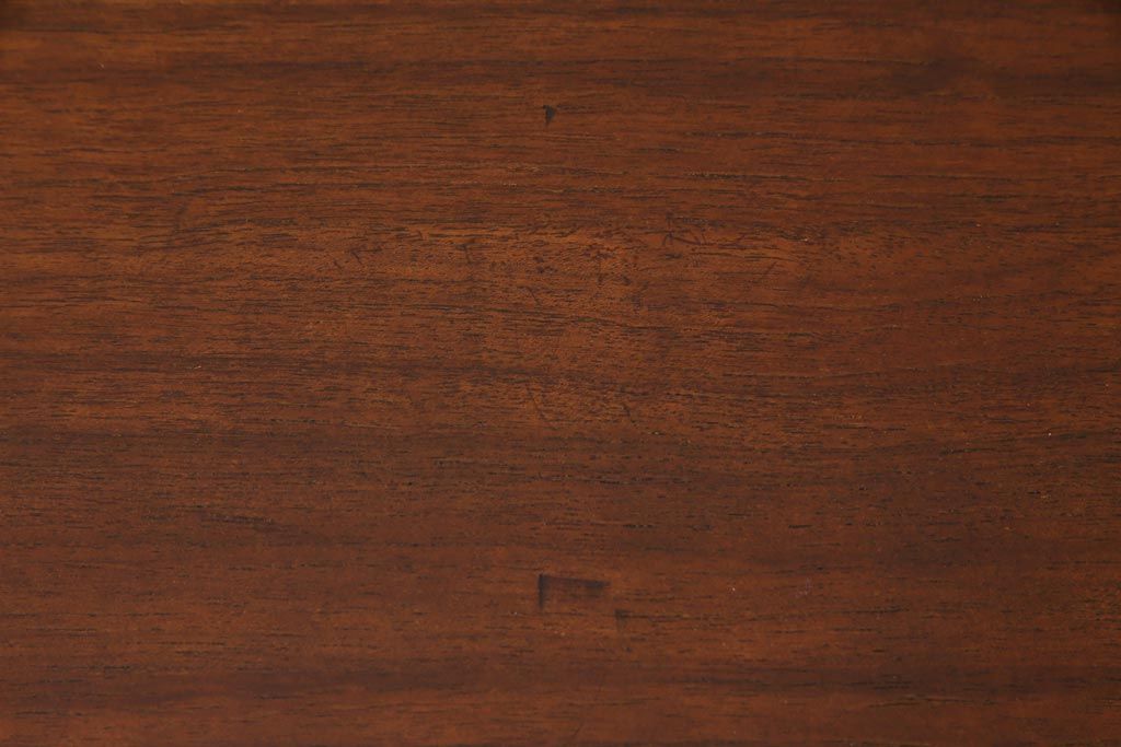 ヴィンテージ家具　ビンテージ　チーク材　直線的な北欧風デザインのリビングボード(サイドボード)