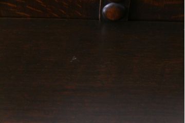 アンティーク家具　イギリスアンティーク　オーク材　上手物　落ち着いた華やかさが気品漂うサイドボード(収納棚、キャビネット)