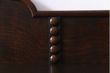 アンティーク家具　イギリスアンティーク　オーク材　上手物　落ち着いた華やかさが気品漂うサイドボード(収納棚、キャビネット)