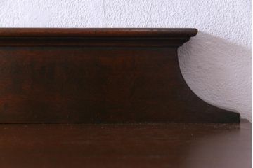 アンティーク家具　イギリスアンティーク　マホガニー材　上品な雰囲気が魅力的なガラス扉のキャビネット(サイドボード、収納棚、飾り棚)