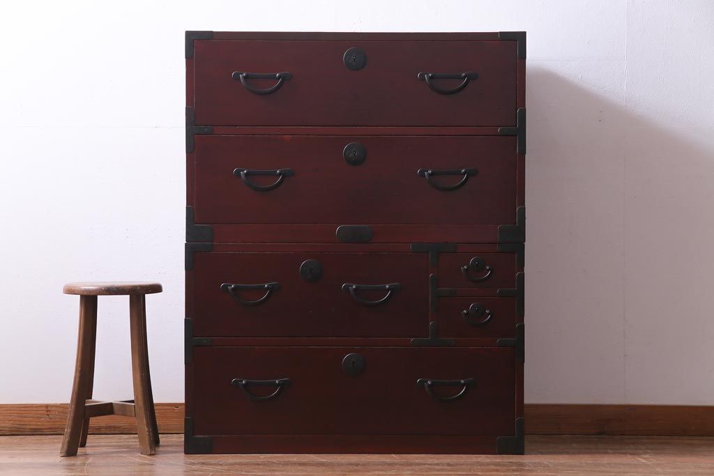 アンティーク家具　和製アンティーク　上手物!　漆　溜塗り　シックな雰囲気が漂う松本衣装箪笥(重ね箪笥、和タンス)