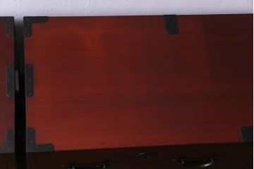 アンティーク家具　和製アンティーク　上手物!　漆　溜塗り　シックな雰囲気が漂う松本衣装箪笥(重ね箪笥、和タンス)