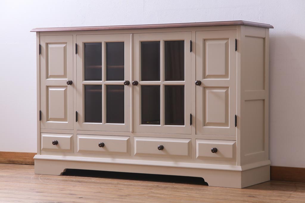 ペイント家具　ビンテージ　#138　淡いカラーが一味違う北海道民芸家具のサイドボード(サイドキャビネット、収納棚)