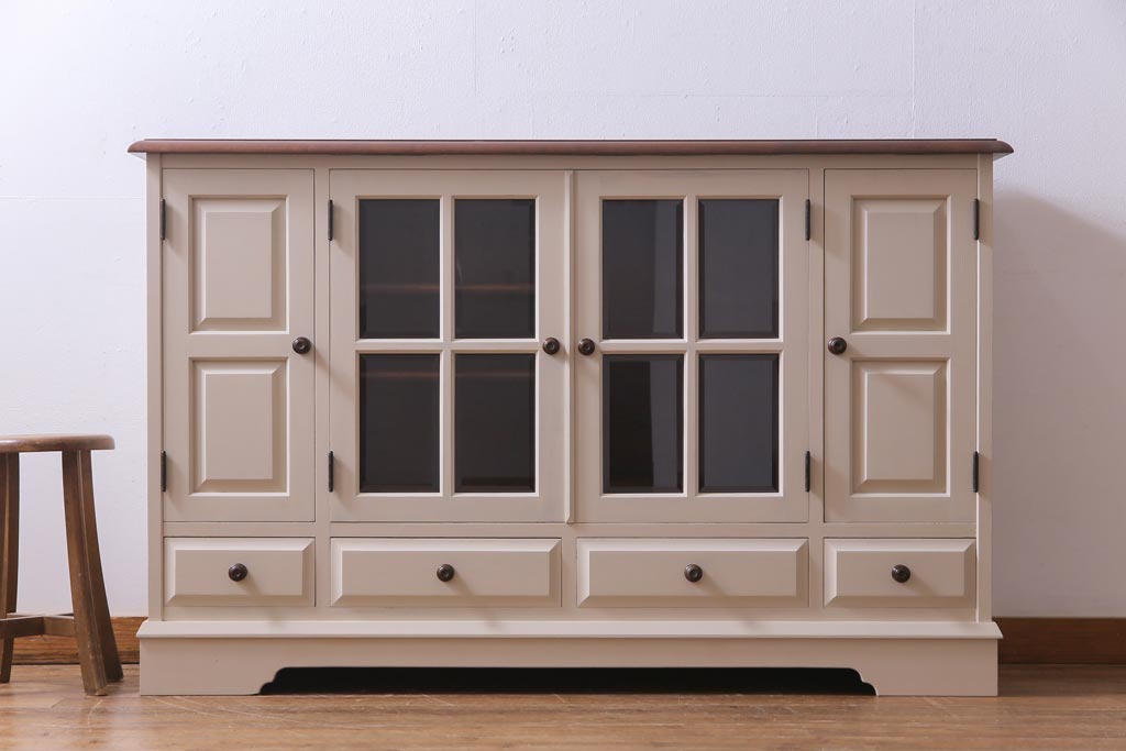 ペイント家具　ビンテージ　#138　淡いカラーが一味違う北海道民芸家具のサイドボード(サイドキャビネット、収納棚)