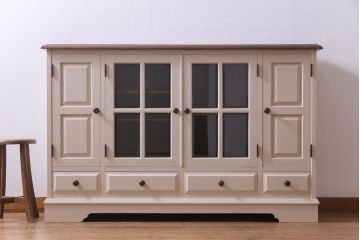 ペイント家具　ビンテージ　#138　淡いカラーが一味違う北海道民芸家具のサイドボード(サイドキャビネット、収納棚)