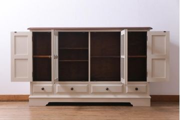 ペイント家具　ビンテージ　#138　淡いカラーが一味違う北海道民芸家具のサイドボード(サイドキャビネット、収納棚)