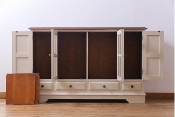 ペイント家具　ビンテージ　#138　淡いカラーが一味違う北海道民芸家具のサイドボード(サイドキャビネット、収納棚)