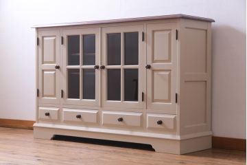 ペイント家具　ビンテージ　#138　淡いカラーが一味違う北海道民芸家具のサイドボード(サイドキャビネット、収納棚)