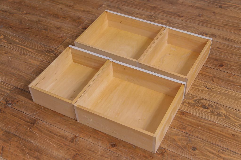 ペイント家具　ビンテージ　#138　淡いカラーが一味違う北海道民芸家具のサイドボード(サイドキャビネット、収納棚)