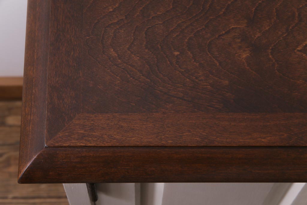 ペイント家具　ビンテージ　#138　淡いカラーが一味違う北海道民芸家具のサイドボード(サイドキャビネット、収納棚)