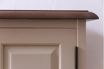 ペイント家具　ビンテージ　#138　淡いカラーが一味違う北海道民芸家具のサイドボード(サイドキャビネット、収納棚)