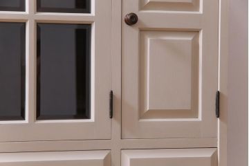 ペイント家具　ビンテージ　#138　淡いカラーが一味違う北海道民芸家具のサイドボード(サイドキャビネット、収納棚)