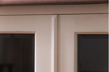 ペイント家具　ビンテージ　#138　淡いカラーが一味違う北海道民芸家具のサイドボード(サイドキャビネット、収納棚)