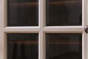 ペイント家具　ビンテージ　#138　淡いカラーが一味違う北海道民芸家具のサイドボード(サイドキャビネット、収納棚)