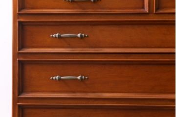 中古　横浜クラシック家具　ダニエル(Daniel)　アーリーアメリカン　木のあたたかみを感じる上品な衣装タンス(引き出し、チェスト)