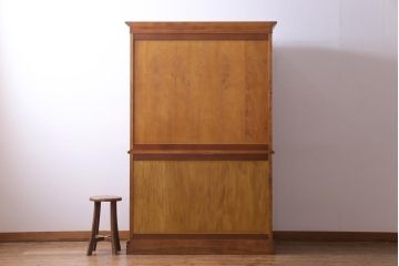 中古　横浜クラシック家具　ダニエル(Daniel)　アーリーアメリカン　木のあたたかみを感じる上品な衣装タンス(引き出し、チェスト)