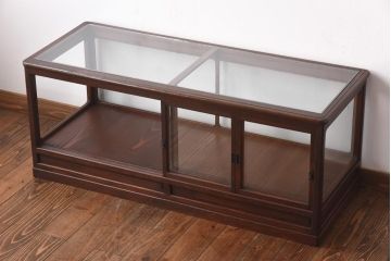アンティーク家具　大正ロマン　栗材　細部の意匠が光るすっきりとしたデザインのガラスケース(陳列棚、飾り棚)