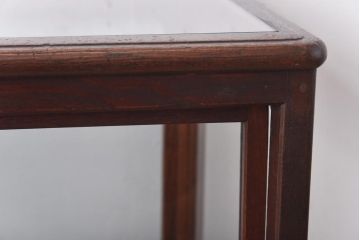アンティーク家具　大正ロマン　栗材　細部の意匠が光るすっきりとしたデザインのガラスケース(陳列棚、飾り棚)