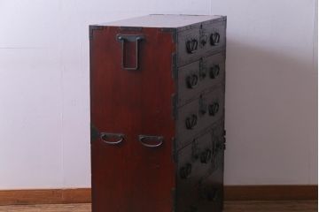 アンティーク家具　明治大正期　前面桐材　巾着金具付き　繊細な職人技が光る貫録のある松本箪笥(衣装箪笥、桐箪笥、桐たんす)(1)