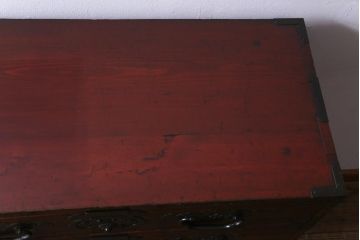 アンティーク家具　明治大正期　前面桐材　巾着金具付き　繊細な職人技が光る貫録のある松本箪笥(衣装箪笥、桐箪笥、桐たんす)(1)