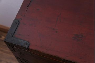 アンティーク家具　明治大正期　前面桐材　巾着金具付き　繊細な職人技が光る貫録のある松本箪笥(衣装箪笥、桐箪笥、桐たんす)(1)