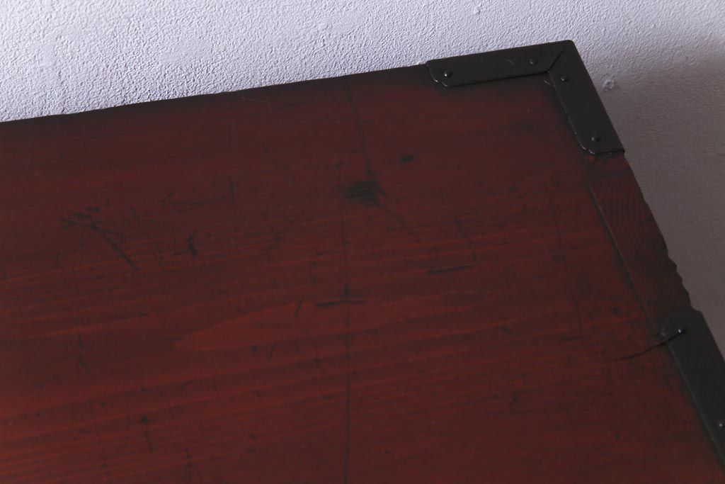 アンティーク家具　明治大正期　前面桐材　巾着金具付き　繊細な職人技が光る貫録のある松本箪笥(衣装箪笥、桐箪笥、桐たんす)(1)