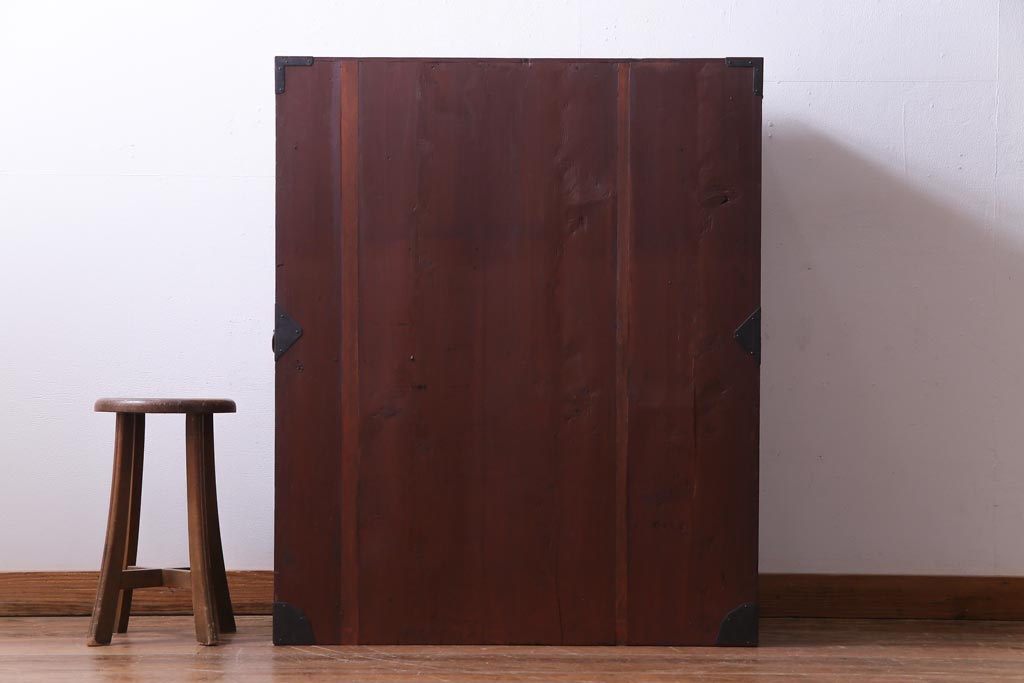 アンティーク家具　明治大正期　前面桐材　巾着金具付き　繊細な職人技が光る貫録のある松本箪笥(衣装箪笥、桐箪笥、桐たんす)(1)