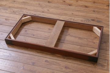 アンティーク家具　和製アンティーク　前面ケヤキ材共縁　漆塗り　珍しいデザインの贅沢な関東衣装箪笥(重ね箪笥、和タンス)