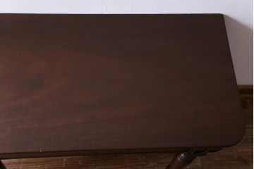アンティーク家具　フランスアンティーク　マホガニー材天板一枚板　脚のデザインが上品なコンソールテーブル(サイドテーブル)
