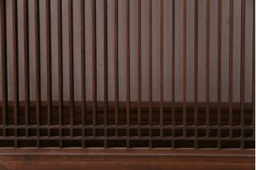 昭和初期　繊細に並んだ細い桟が上品な雰囲気醸し出す筬(おさ)欄間(欄間、明り取り)