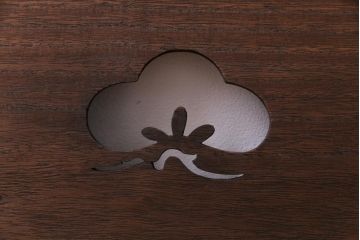 和製アンティーク　松の図　素朴な透かし意匠が魅力の欄間(明り取り)