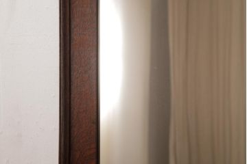 アンティーク雑貨　昭和レトロ　ナラ材　趣きのある虎斑が目を引くウォールミラー(壁掛け鏡)