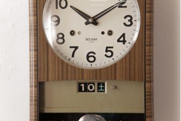 アンティーク雑貨　SEIKO(セイコー)　30DAY・1ヵ月巻　手巻き式　日付曜日付き掛け時計(柱時計、振り子時計)