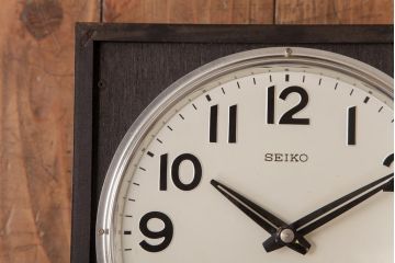 アンティーク雑貨　SEIKO(セイコー)　30DAY・1ヵ月巻　手巻き式　日付曜日付き掛け時計(柱時計、振り子時計)