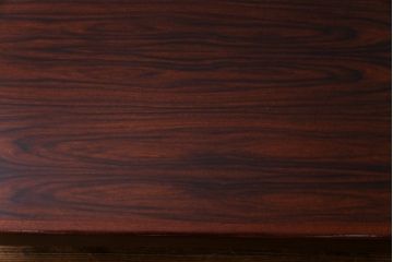 ヴィンテージ家具　北欧ビンテージ　ノルウェー　ローズウッド材　落ち着きのある佇まいのセンターテーブル