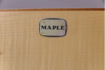 ヴィンテージ家具　イギリスビンテージ　北欧テイストなペイントサイドボード(収納棚)