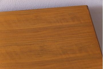 ヴィンテージ家具　イギリスビンテージ　北欧テイストなペイントサイドボード(収納棚)