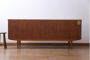ヴィンテージ家具　イギリスビンテージ　北欧テイストなペイントサイドボード(収納棚)