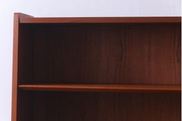 ヴィンテージ家具　北欧ビンテージ　デンマーク　おしゃれに使える台形型ブックシェルフ(本棚、ラック)
